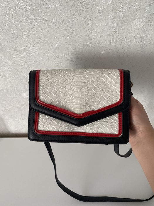 Женские сумки по 3000тг