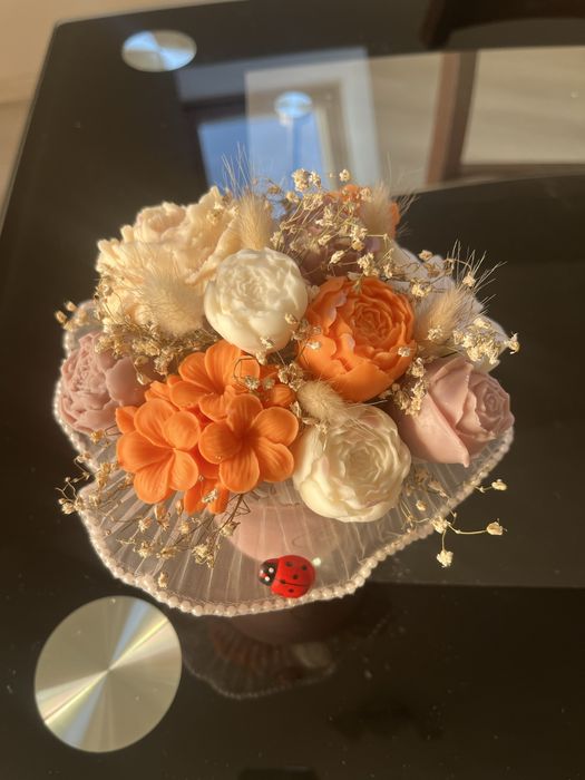 Соеви ароматни букети – подарък с нежност и стил за 8 март