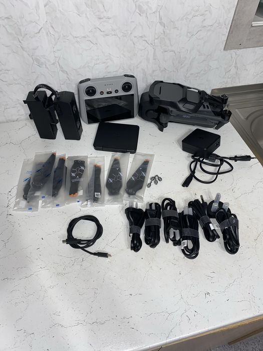 DJI Mavic 3 Pro Fly More Combo Plus