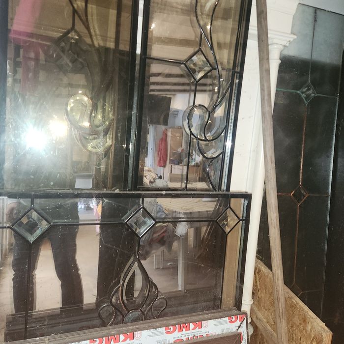 Vand usa lemn  masiv făcută la comanda