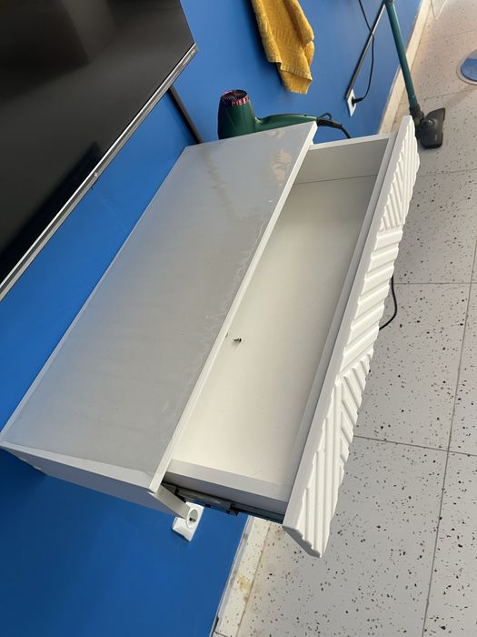 Навесная тумба белая