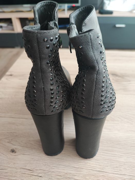 Дамски официални боти