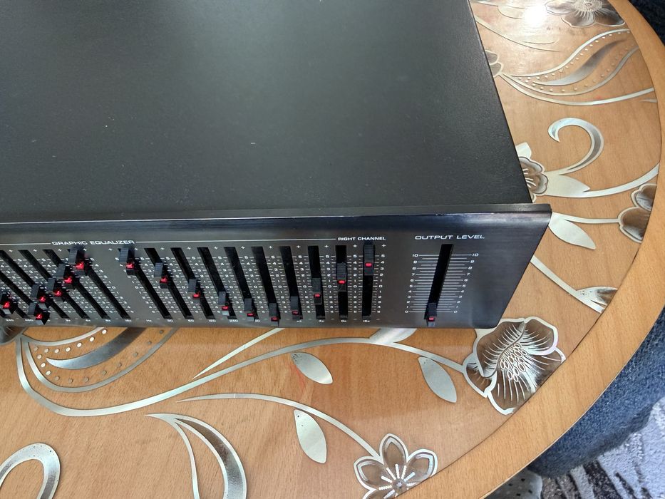 Yamaha EQ-70 Еквалайзер