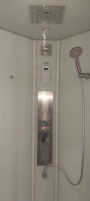 Дущавой кабина сотилади