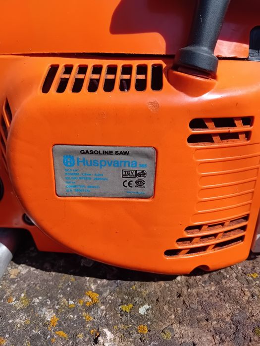 Продавам бензинова резачка  Хусварна