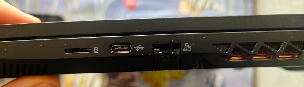 Геймърски лаптоп Gigabyte g5 mf