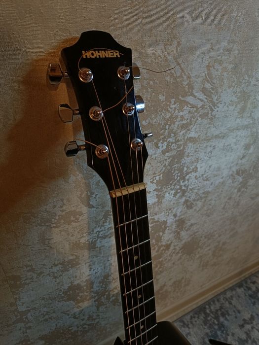 Акустическая гитара