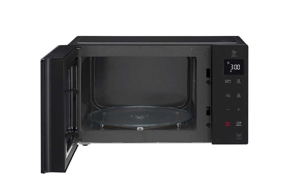 Микроволновая печь с грилем и технологией Smart Inverter