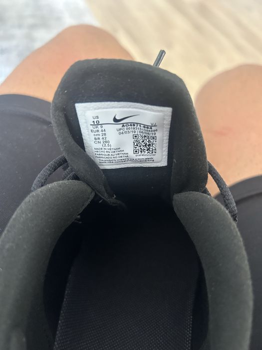 Маратонки Найк.