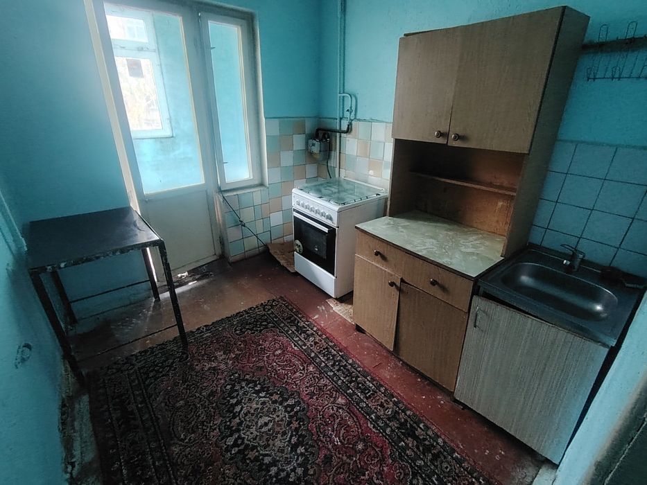 Uy sotiladi 2 xona 2 etaj o'rta podezd