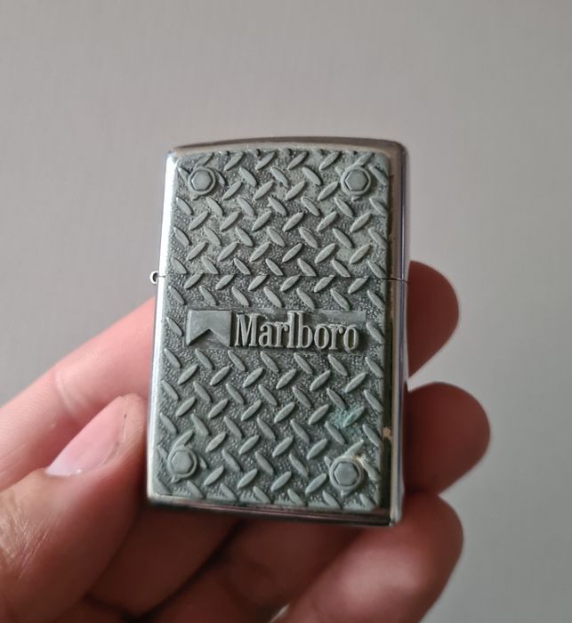 Bricheta Zippo Marlboro Foarte Rara Drumetie