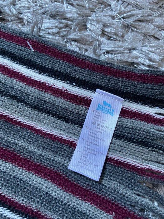 fular lonsdale barbatesc