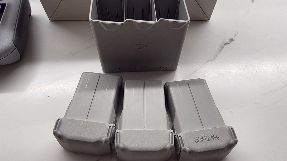 Продам DJI mini 3 pro +RC пульт fly more kit