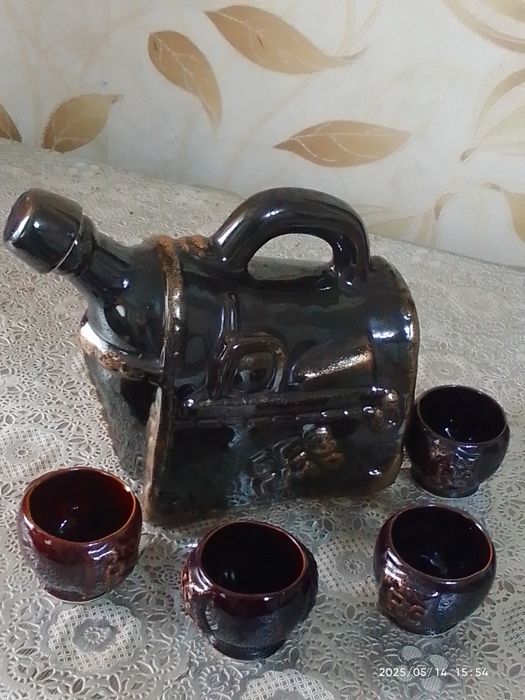 Фарфоровый набор для вина,для коньяка