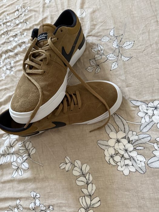 Adidasi NIKE impecabili marimea 42