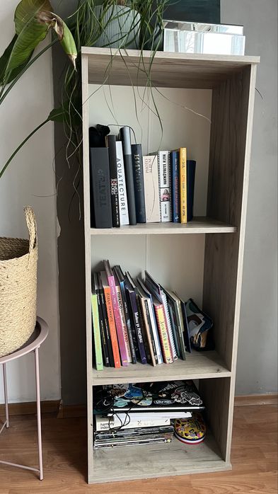 Тв модул ,етажерка и рафтове