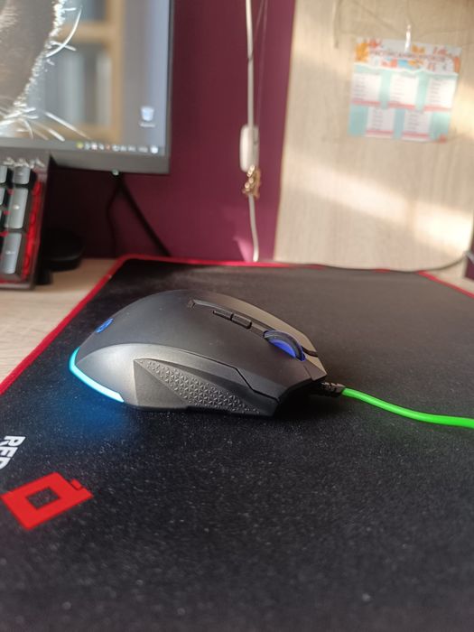 Продаю мышку срочно!