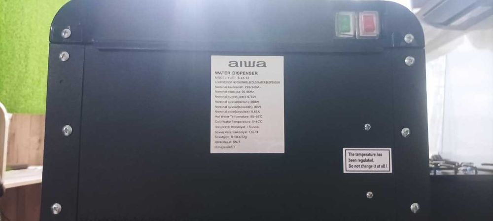 Кулер для дома, офиса, зала ожиданий. Удобный и компактный