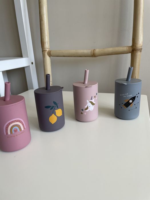 Силиконова чашка със сламка и капаче за бебе или дете