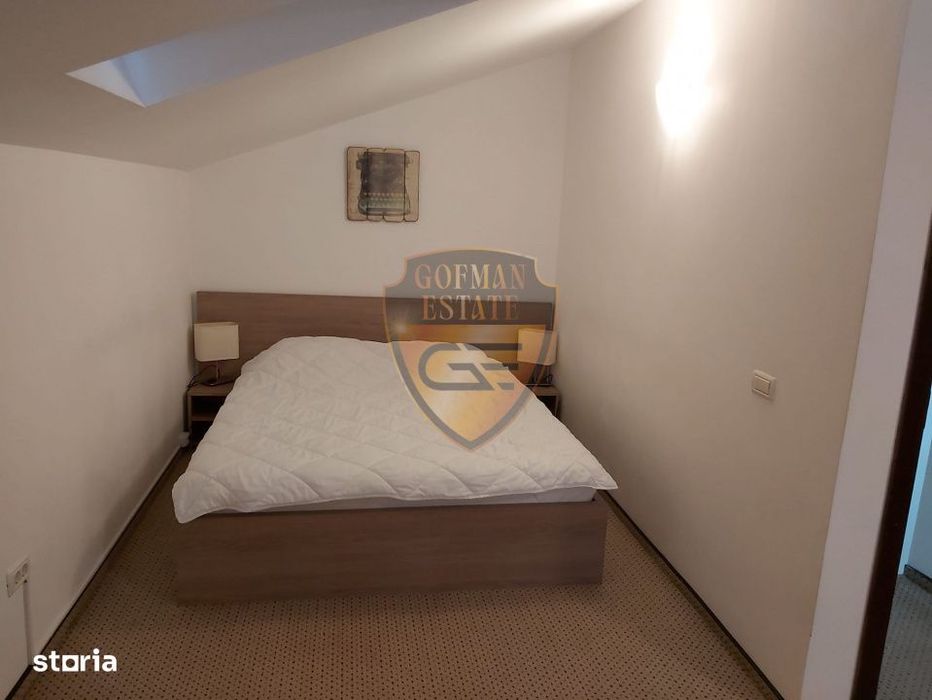 Duplex: P+1+Mansarda: 100mp utili + 100mp curte/parcare , Mamaia Nord,