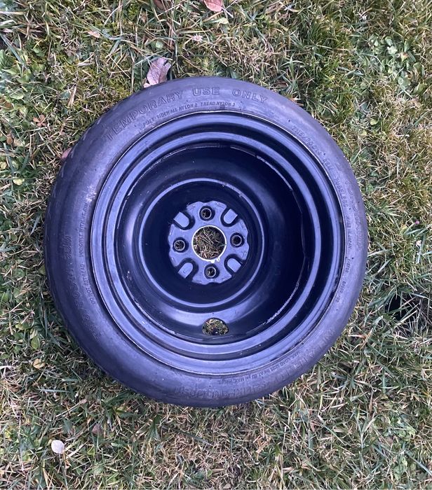 Vând rezerva îngusta Toyota