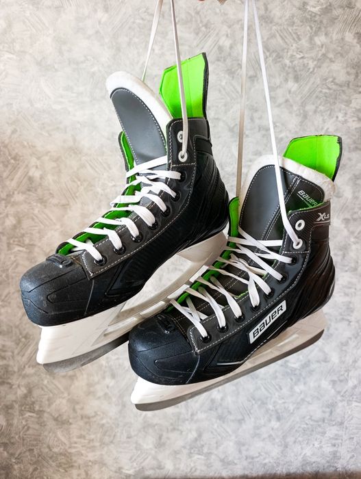 Коньки BAUER.    .