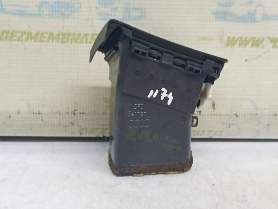 Grila ventilatie bord 8E0820901F Audi A4 B7 (2004 - 2008) 2.0 tdi 2.0 tdi BPW