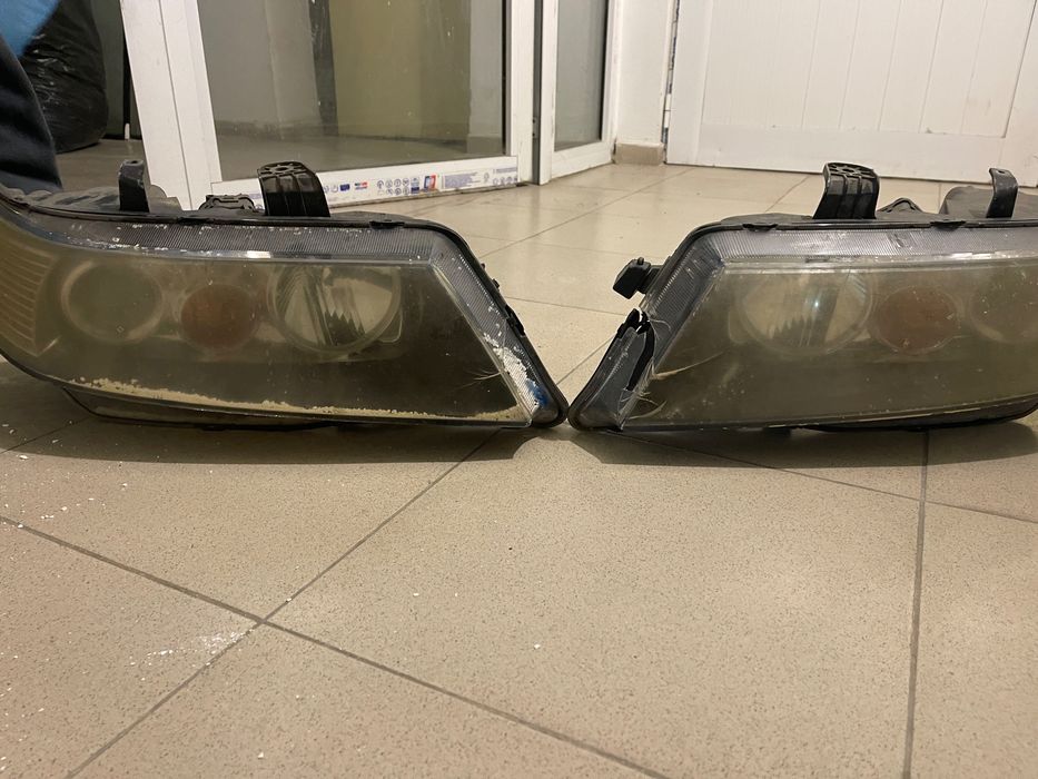 Фарове Хонда акорд 7 ген. За части .