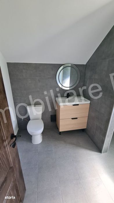 Casă de vânzare în comuna Arefu, sat Arefu, județ Argeș.