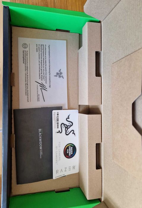 Razer BlackWidow V3 Mini, Yellow Switch + ергономична подложка