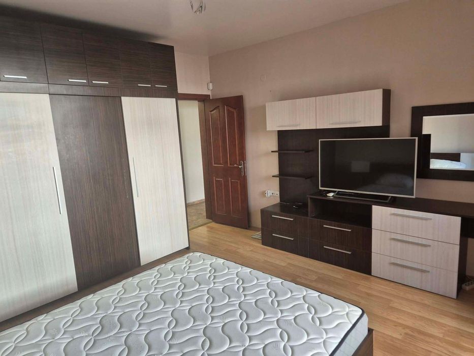 Дава се под наем Тристаен апартамент в Варна, Базар Левски - 107 кв.м за 648.21 € - Снимка #4