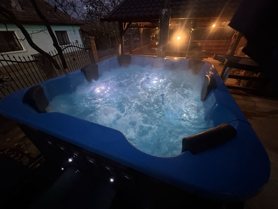 Ciubar mobil/Jacuzzi de inchriat