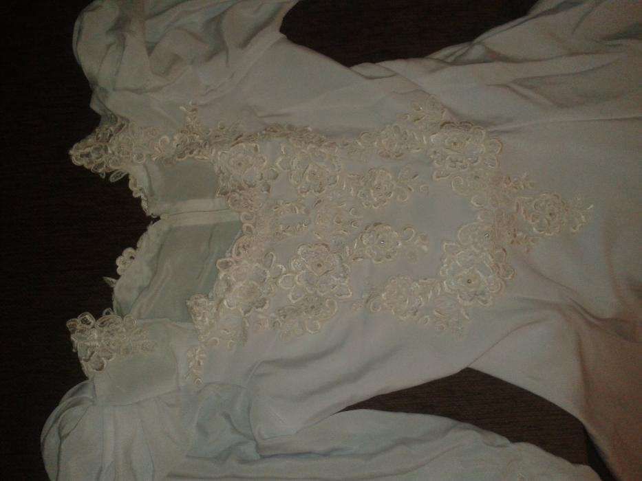 rochie mireasa model frumos