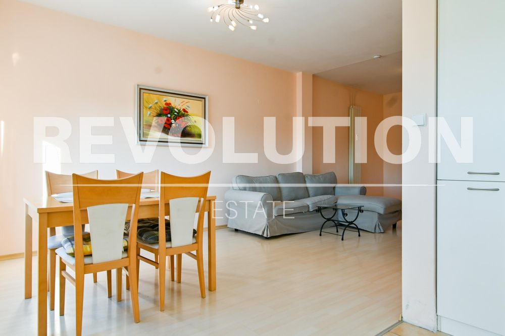 Дава се под наем Двустаен апартамент в София, Център - 75 кв.м за 900 € - Снимка #3