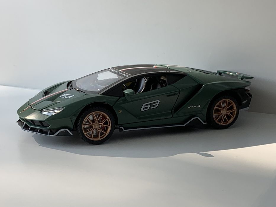 Modelka Lamborghini Centenario 1:24