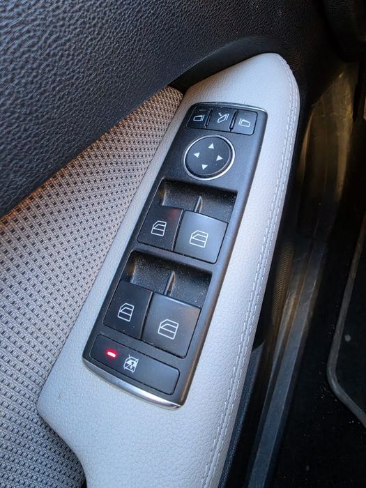 MERCEDES-BENZ E-Class 2011 — imagine 3