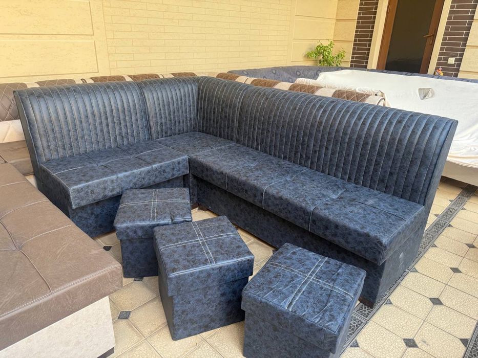 Угалок+ Столи+ пуфиги.