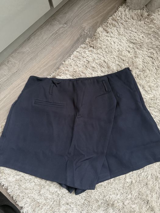 Дамски пола-панталони