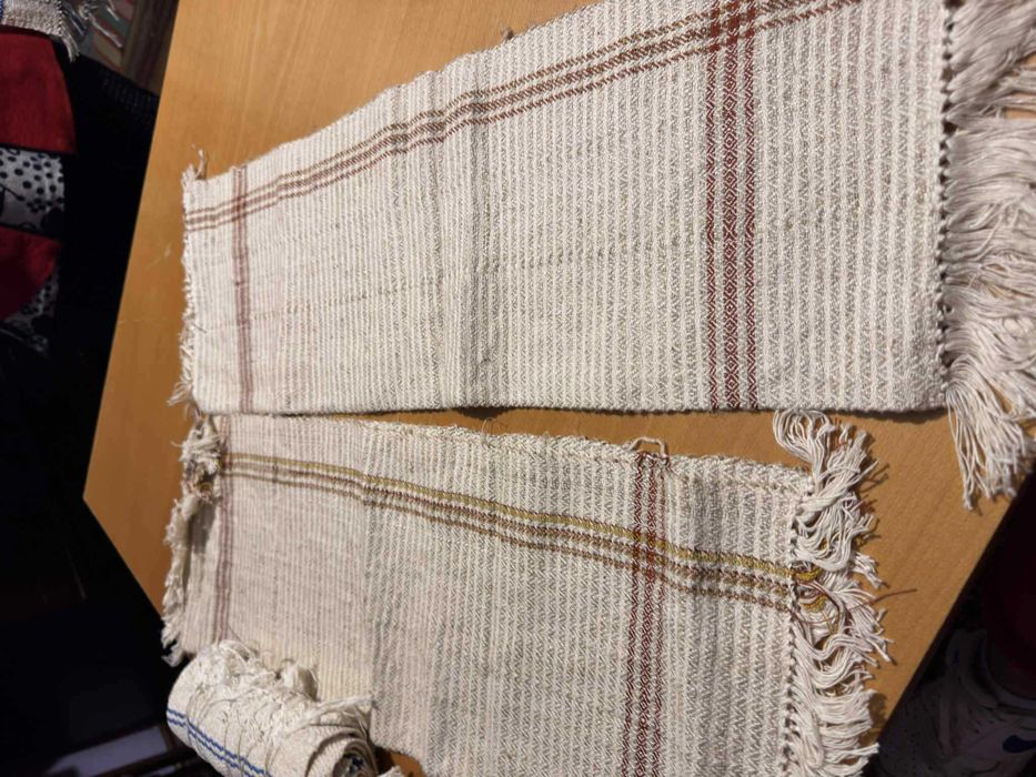 Fete de mese , chindeu ,  si covoare tesute in razboi