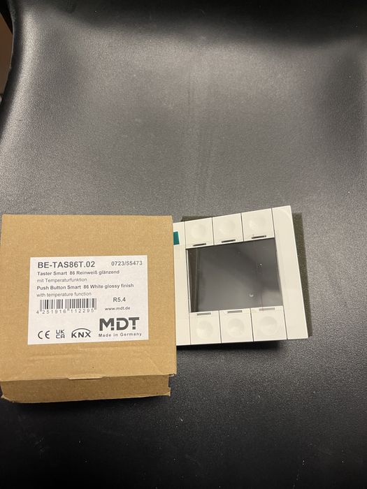 Panou tactil KNX MDT display color, senzor temperatura