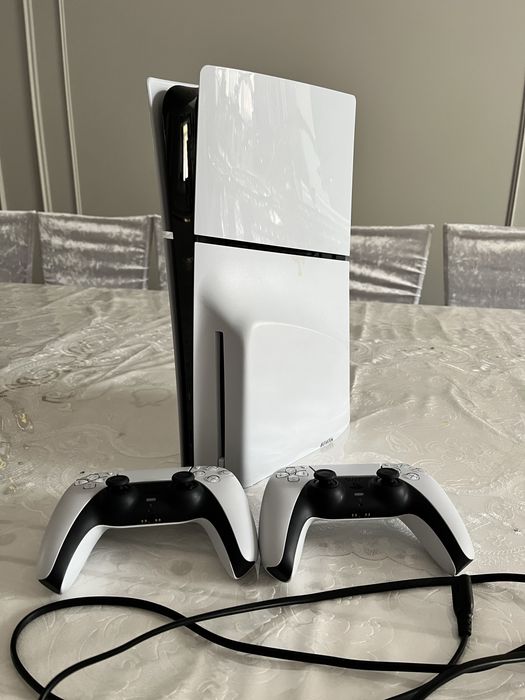 Продам Play Station 5 Slim