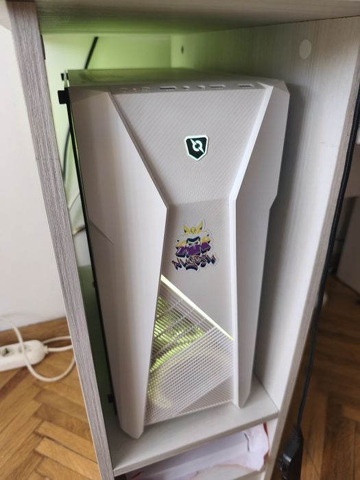 Urgent PC gaming complet. Monitor, tastatura,mouse căști gaming, birou,scaun