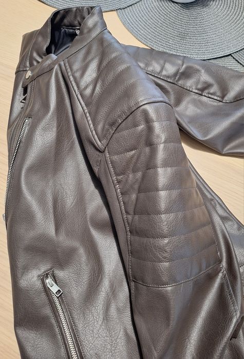Vând geacă piele ecologică maro nouă H&M