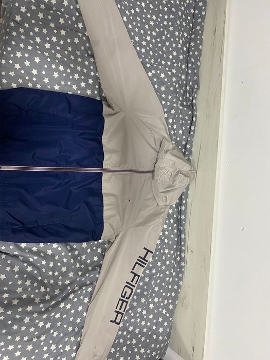 Продам ветровку размер XL