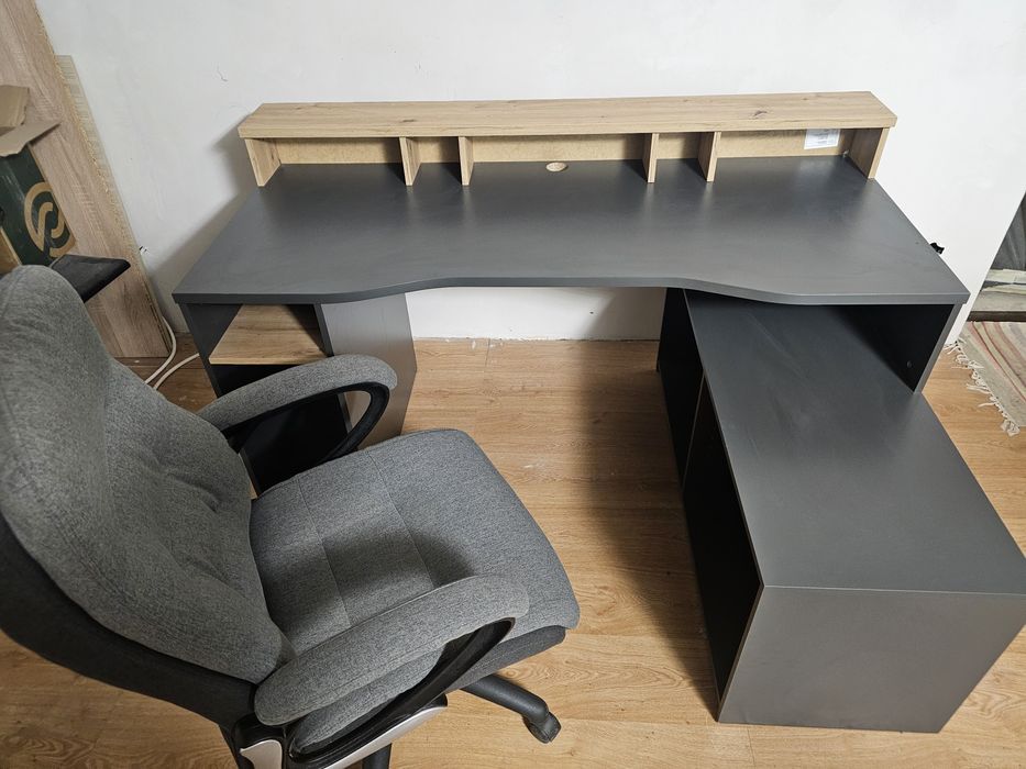 Birou Momax stare perfectă ca nou