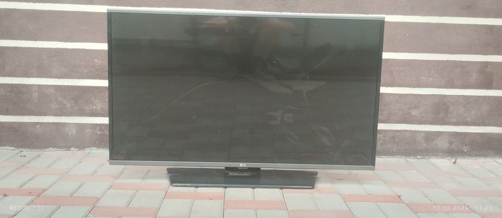 Телевизор LG в хорошем состоянии