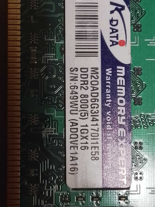 1 бр Рам памет Аdata 1Gb DDR2 800Mhz и 2GB ДДР2 Kingston