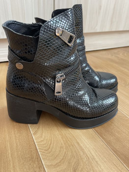 Зимние ботинки женские.