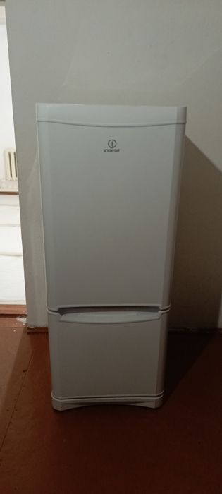 Холодильник INDESIT