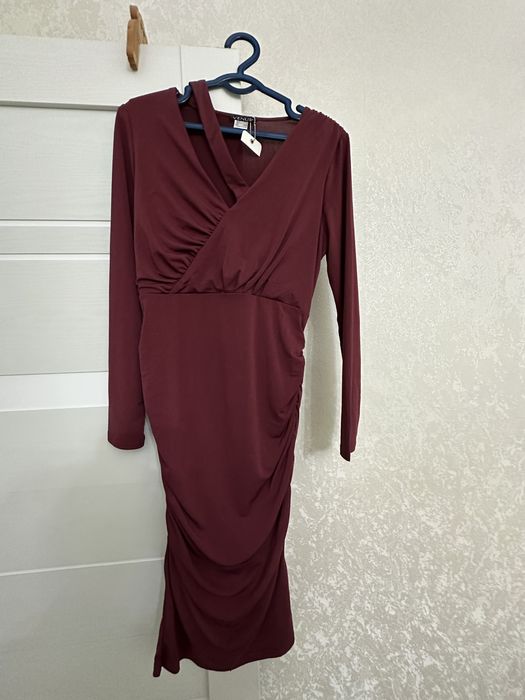 Продам платья новые брендовые